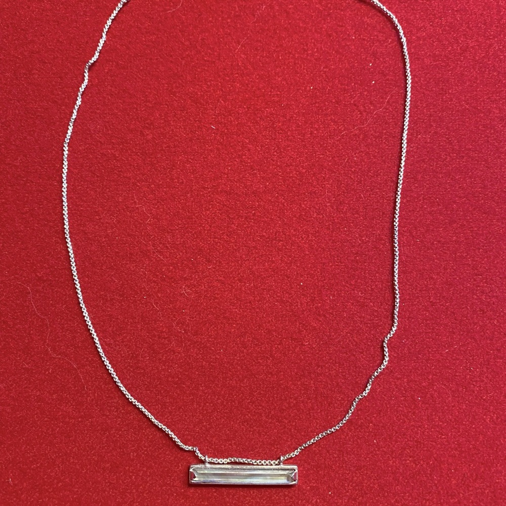 Kendra Scott necklace